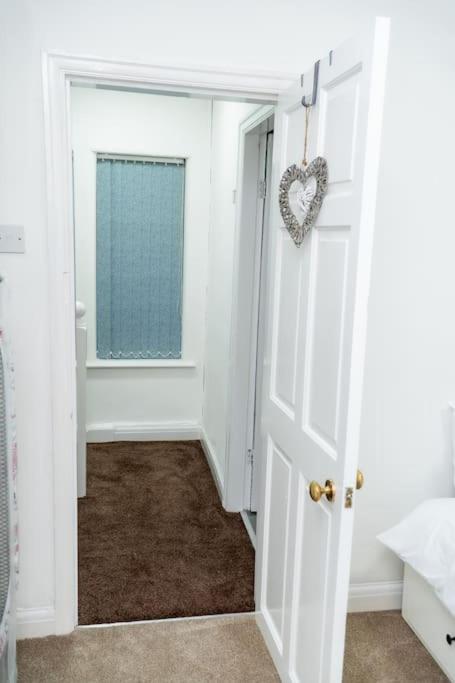 Home In Failsworth แมนเชสเตอร์ ภายนอก รูปภาพ